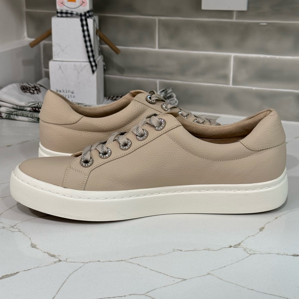 Vaneli Ysenia. Women’s Size 10. Color cream. - Picture 4 of 12